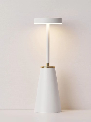 Metal Nightlight Bedside Lamp Wireless Rechargeable Table Lamp for Bedroom Decoration