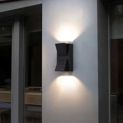2700-6500K Color Temperature Garden Led Wall Light Fixtures with Polycarbonate Diffuser