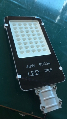 CRI Ra 85 SMD Solar Rechargeable LED Flood Light for Long Emergency Time Outdoor Lighting